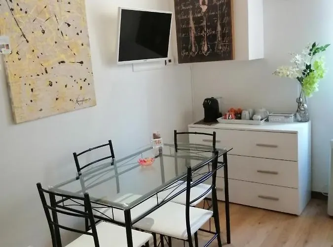 Апартаменты Castle View Intero Centro Storico Верона